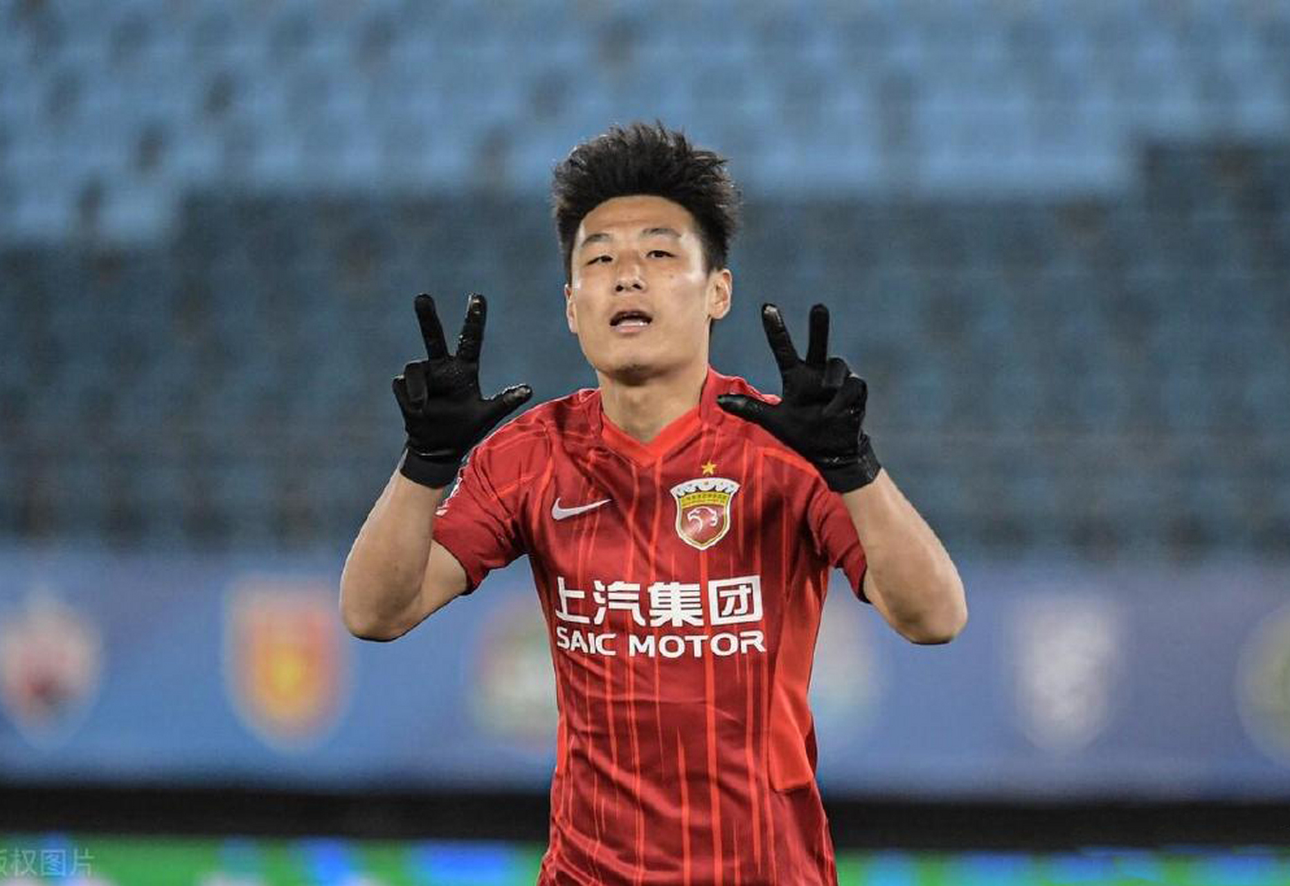 武磊攻入制胜球，率领球队获胜 